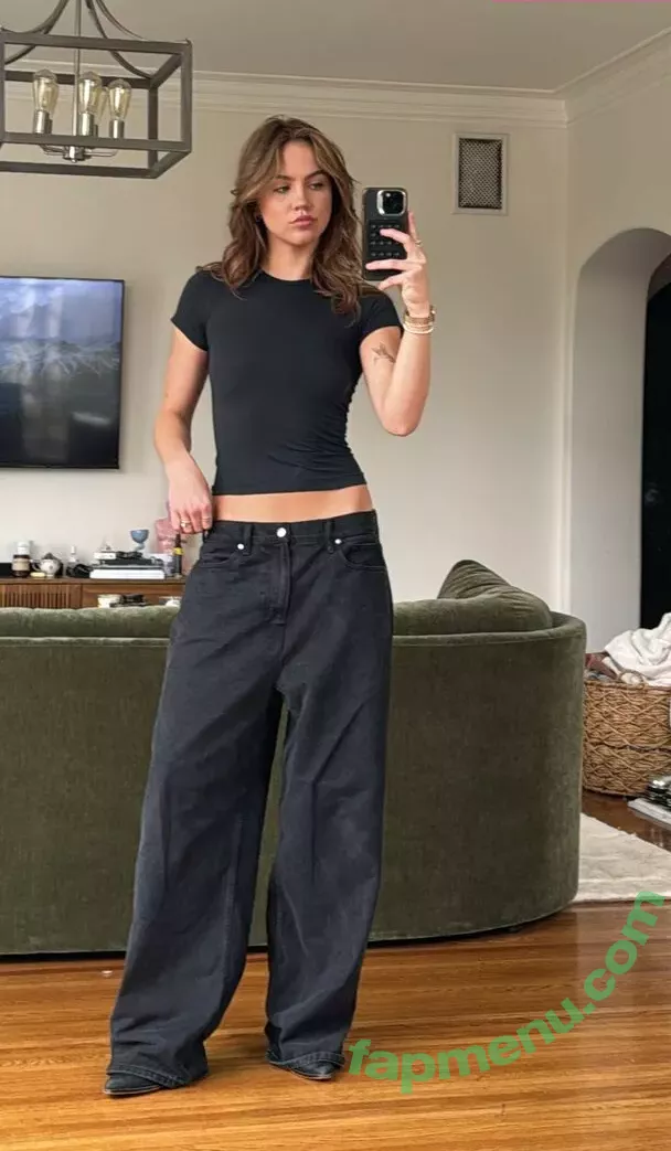 Emma Brooks nude photo #1388 (emma_brooks / emmabrooks / emmabrooksmcallister)