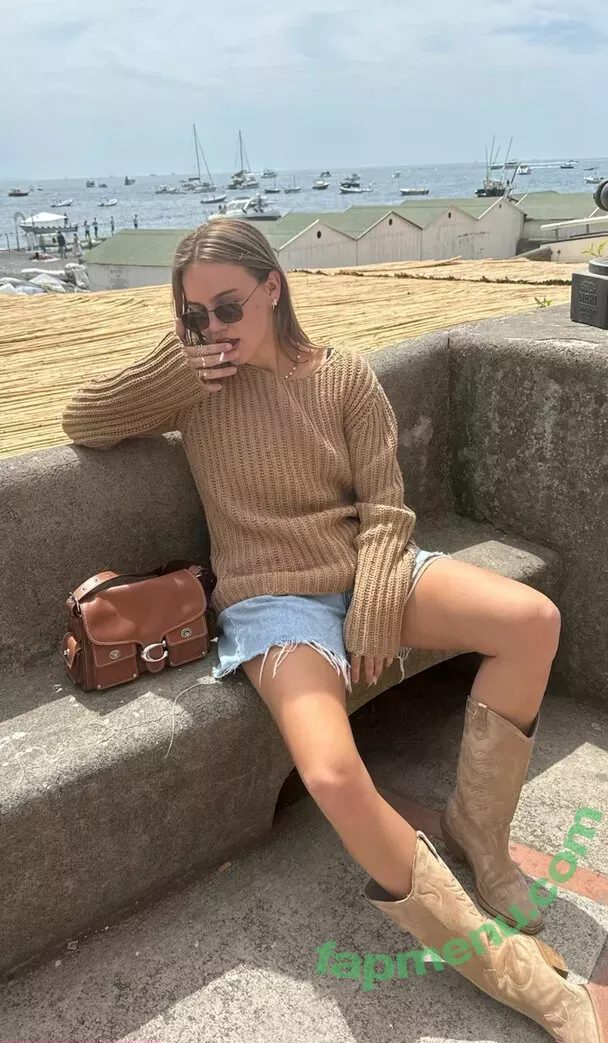 Emma Brooks nude photo #1400 (emma_brooks / emmabrooks / emmabrooksmcallister)