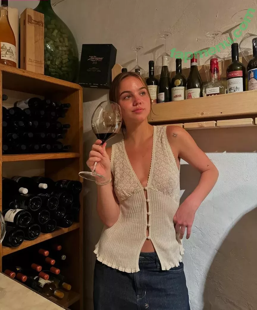 Emma Brooks nude photo #1441 (emma_brooks / emmabrooks / emmabrooksmcallister)