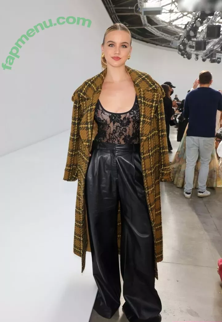 Emma Brooks nude photo #1507 (emma_brooks / emmabrooks / emmabrooksmcallister)