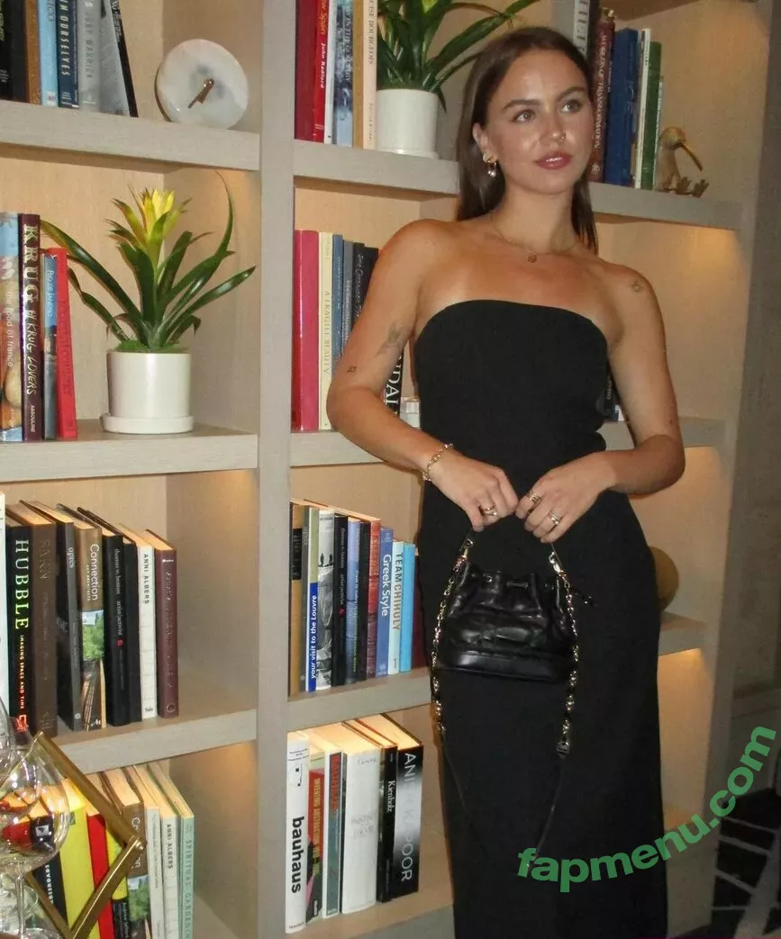 Emma Brooks nude photo #1863 (emma_brooks / emmabrooks / emmabrooksmcallister)