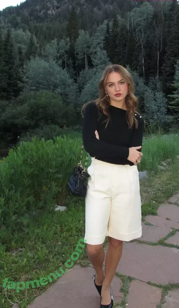 Emma Brooks nude photo #1871 (emma_brooks / emmabrooks / emmabrooksmcallister)