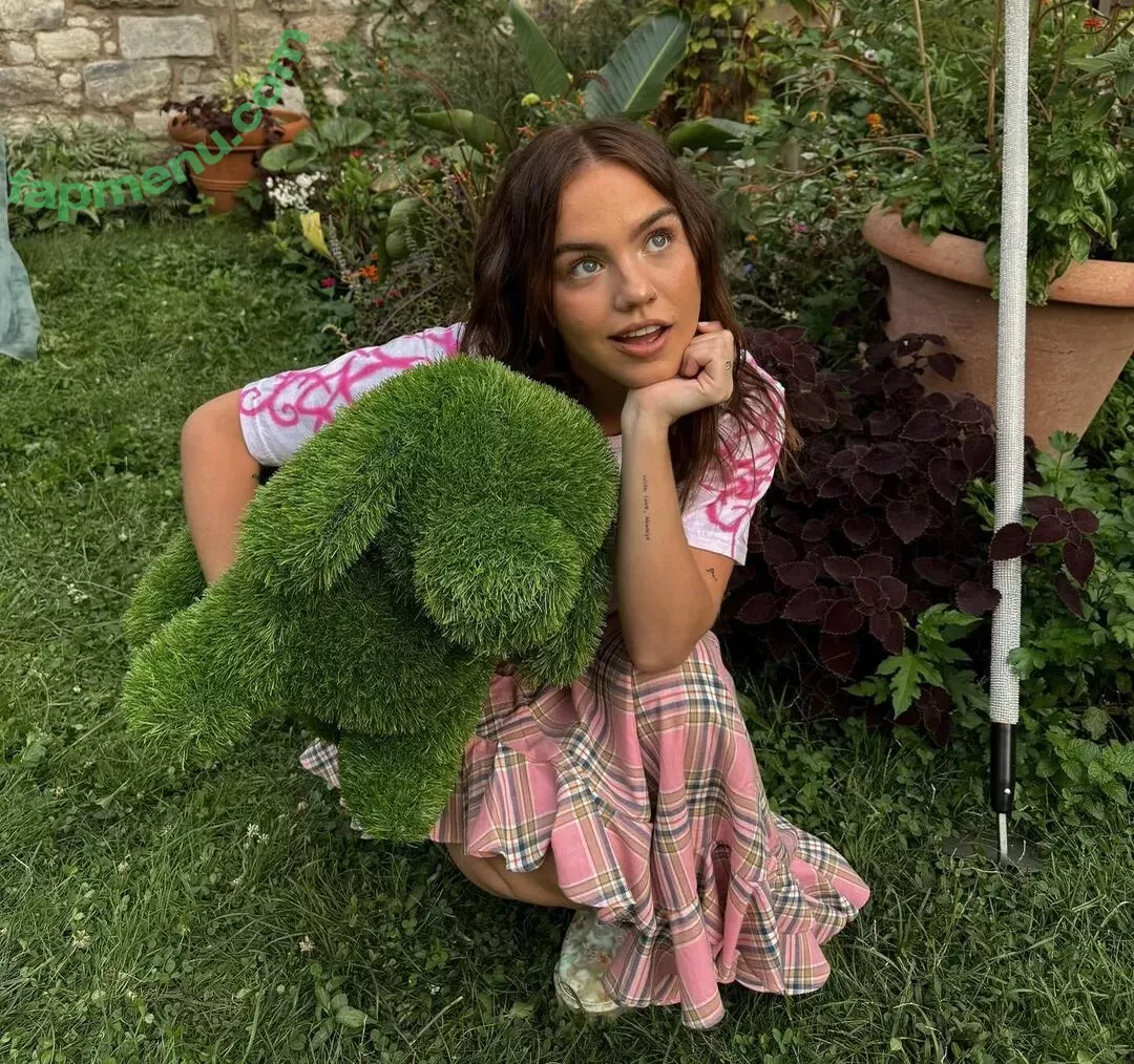 Emma Brooks nude photo #1997 (emma_brooks / emmabrooks / emmabrooksmcallister)