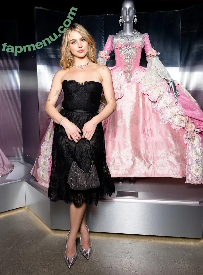 Emma Brooks nude photo #2923 (emma_brooks / emmabrooks)