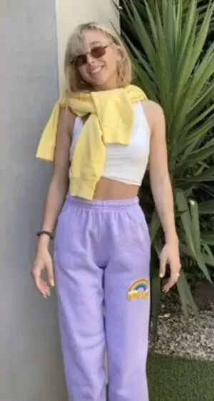 Emma Chamberlain / emmachamberlain nude photo #0003