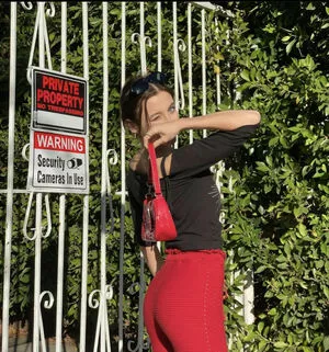 Emma Chamberlain / emmachamberlain nude photo #0029