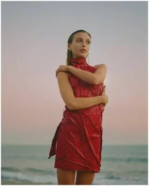 Emma Chamberlain / emmachamberlain nude photo #0046