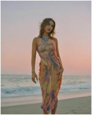 Emma Chamberlain / emmachamberlain nude photo #0048