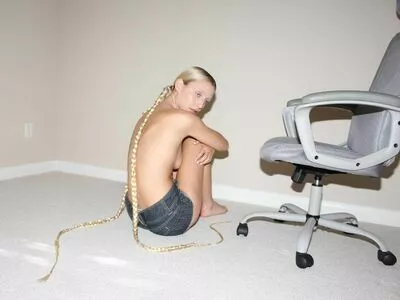 Emma Chamberlain / emmachamberlain nude photo #0073