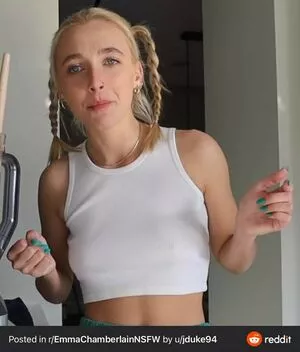 Emma Chamberlain / emmachamberlain nude photo #0092