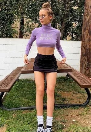 Emma Chamberlain / emmachamberlain nude photo #0170