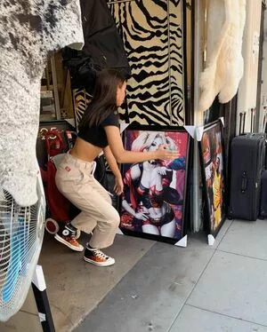 Emma Chamberlain / emmachamberlain nude photo #0203