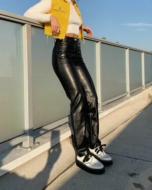 Emma Chamberlain / emmachamberlain nude photo #0212
