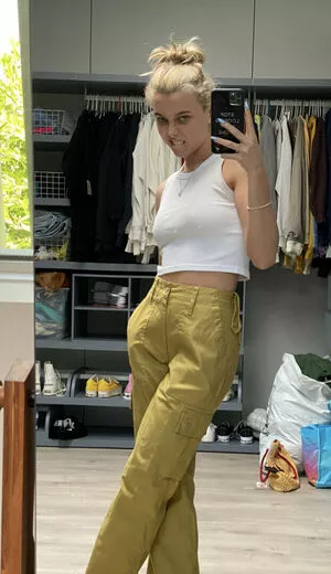 Emma Chamberlain / emmachamberlain nude photo #0244