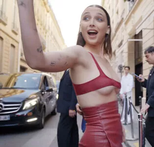 Emma Chamberlain / emmachamberlain nude photo #0313