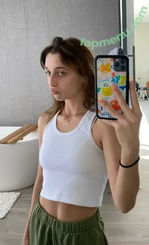 Emma Chamberlain / emmachamberlain nude photo #0581