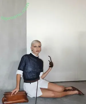 Emma Chamberlain / emmachamberlain nude photo #0625