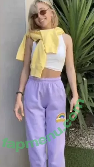 Emma Chamberlain nude photo #0003 (emmachamberlain)