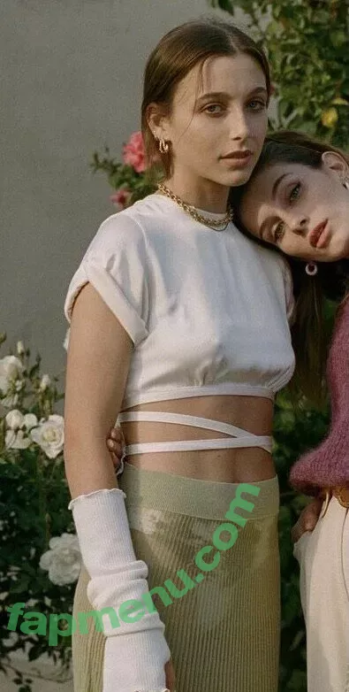 Emma Chamberlain nude photo #0034 (emmachamberlain)