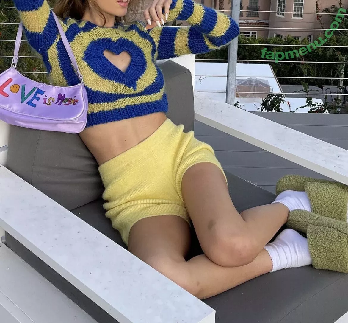 Emma Chamberlain nude photo #0057 (emmachamberlain)