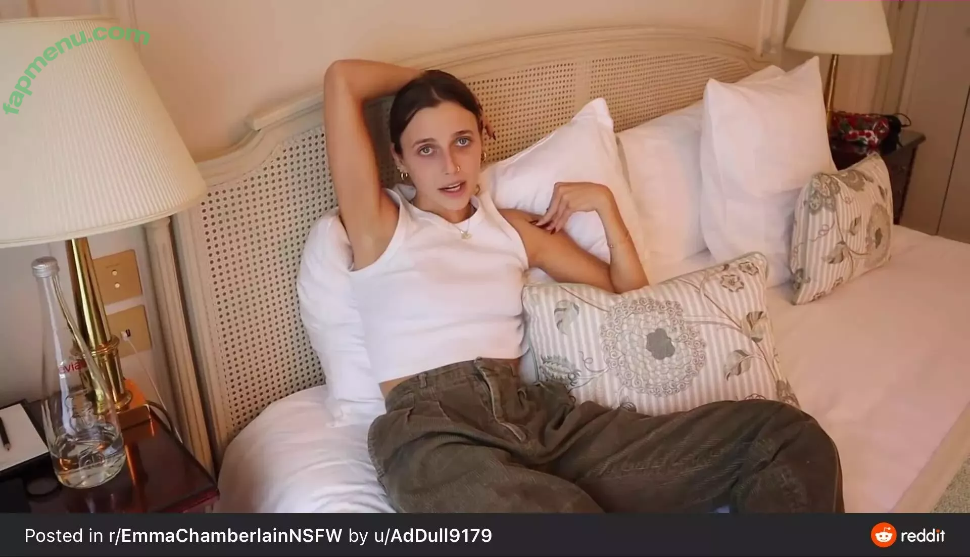 Emma Chamberlain nude photo #0102 (emmachamberlain)