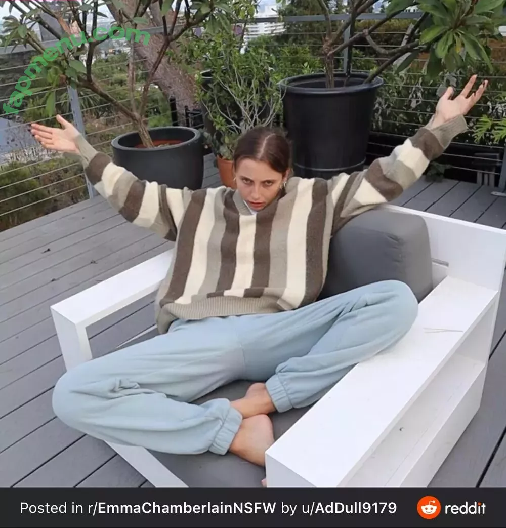 Emma Chamberlain nude photo #0108 (emmachamberlain)