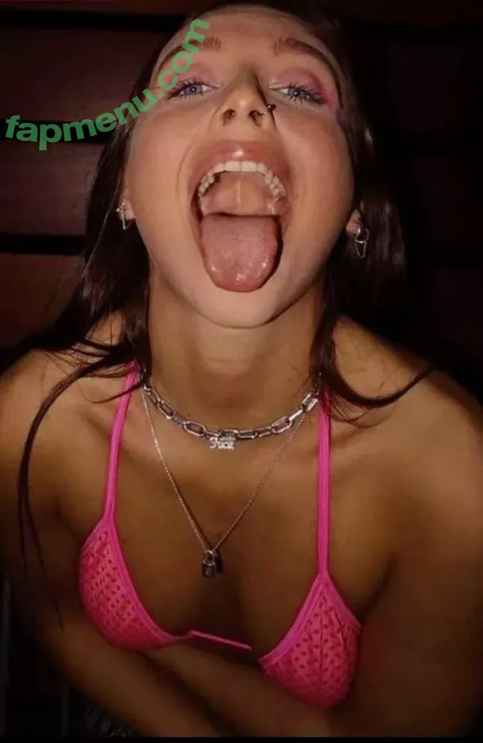 Emma Chamberlain nude photo #0139 (emmachamberlain)