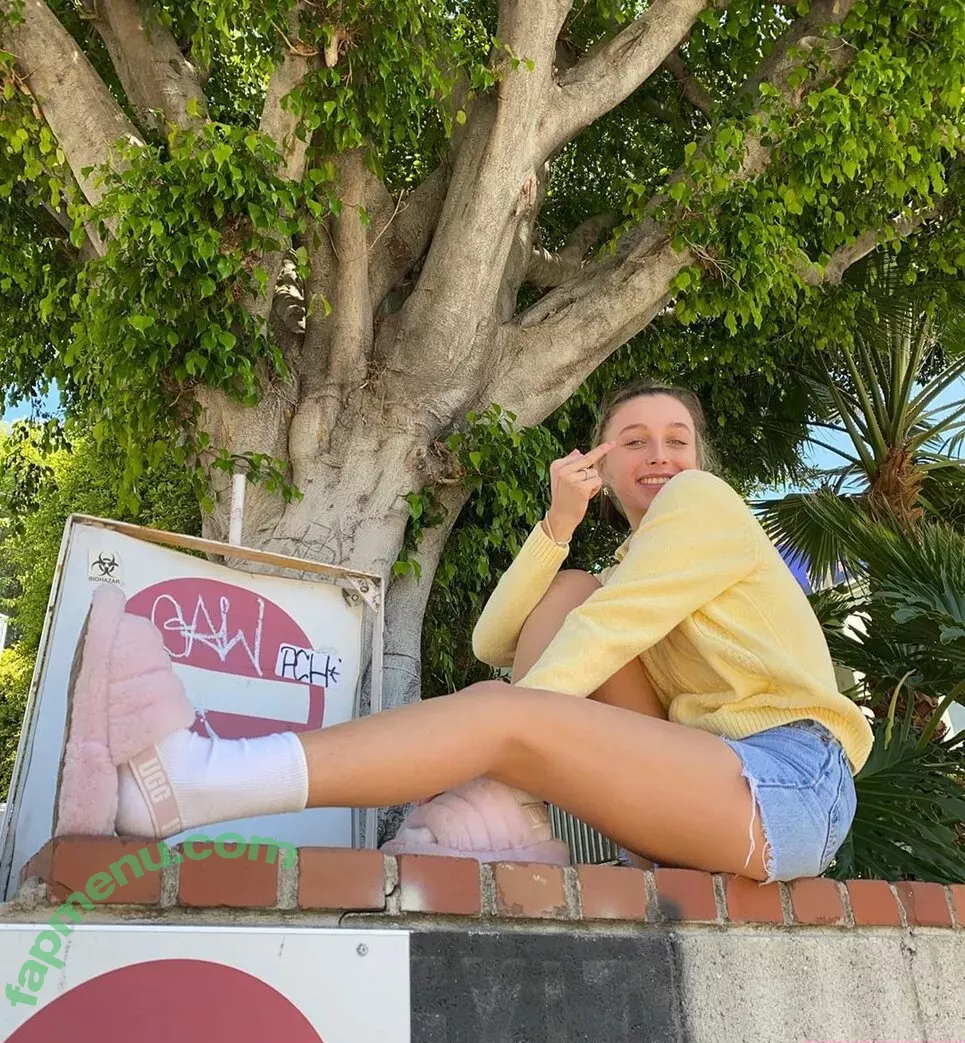 Emma Chamberlain nude photo #0201 (emmachamberlain)
