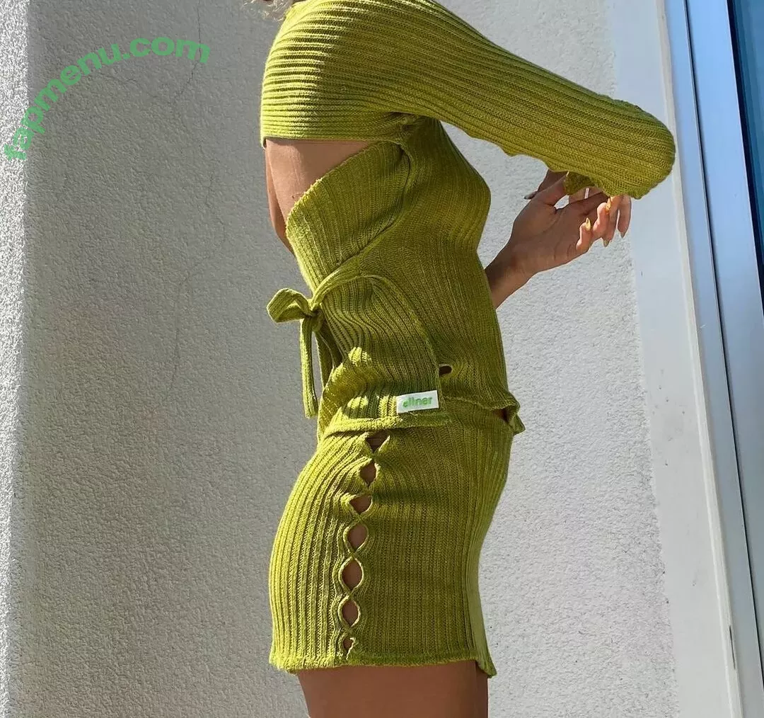 Emma Chamberlain nude photo #0219 (emmachamberlain)