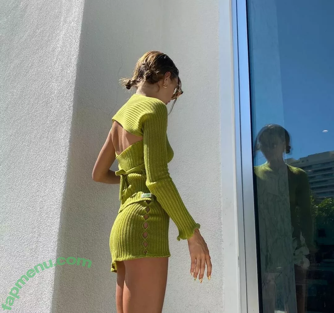 Emma Chamberlain nude photo #0223 (emmachamberlain)