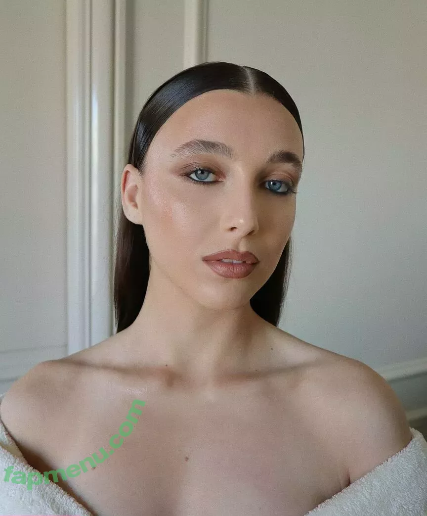 Emma Chamberlain nude photo #0280 (emmachamberlain)
