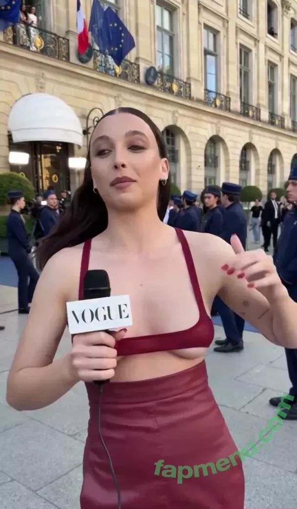 Emma Chamberlain nude photo #0329 (emmachamberlain)