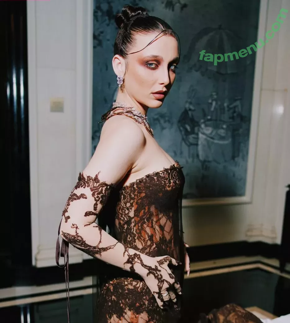 Emma Chamberlain nude photo #0351 (emmachamberlain)