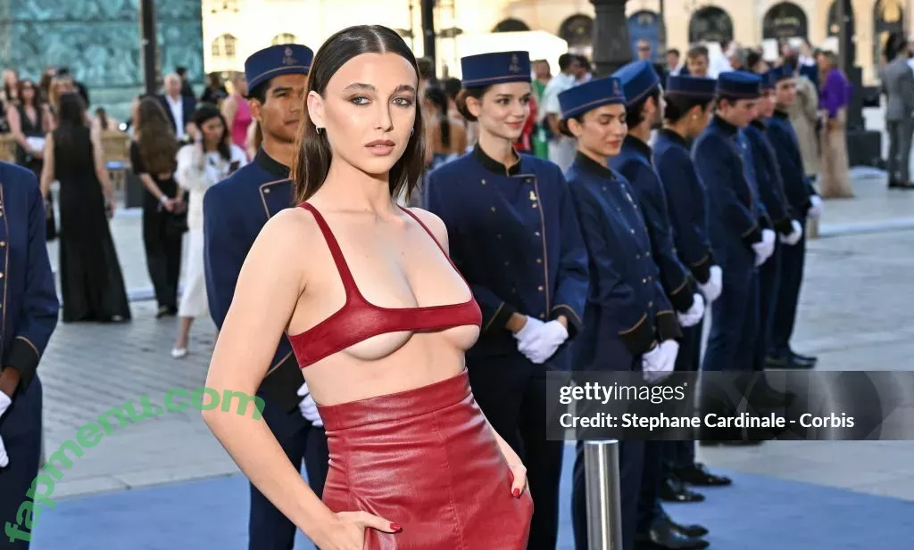 Emma Chamberlain nude photo #0360 (emmachamberlain)