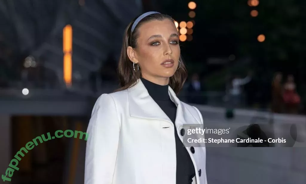 Emma Chamberlain nude photo #0367 (emmachamberlain)
