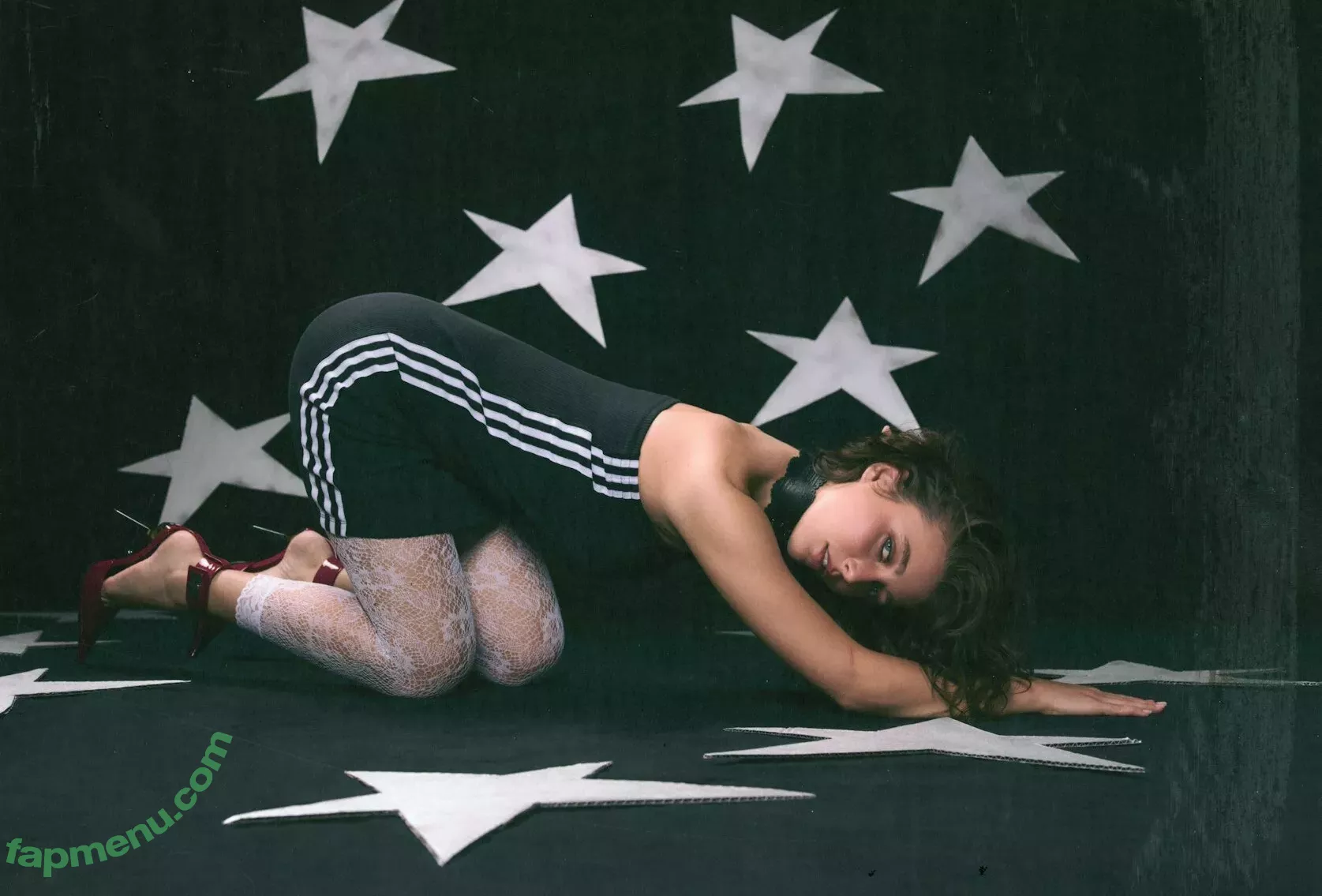 Emma Chamberlain nude photo #0387 (emmachamberlain)