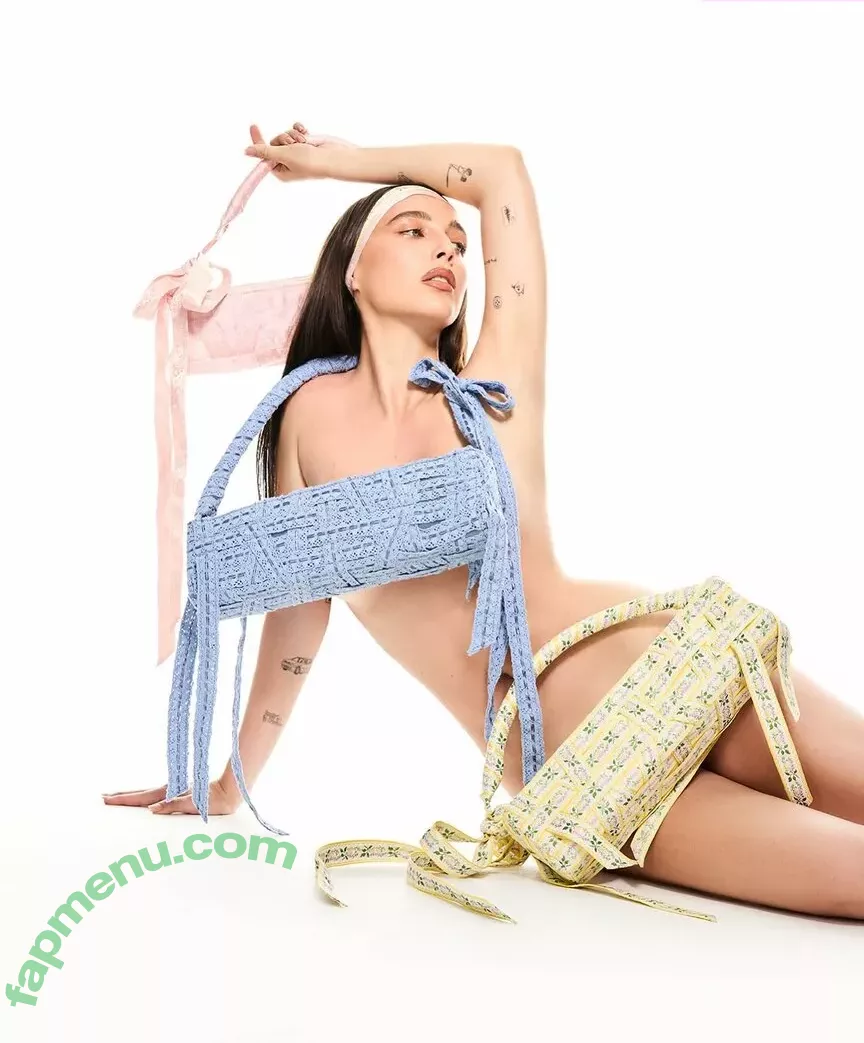 Emma Chamberlain nude photo #0402 (emmachamberlain)