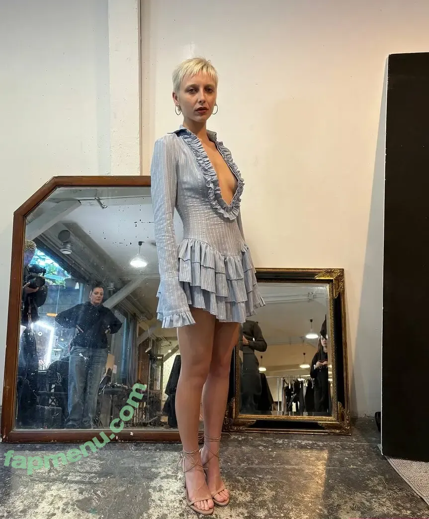 Emma Chamberlain nude photo #0633 (emmachamberlain)