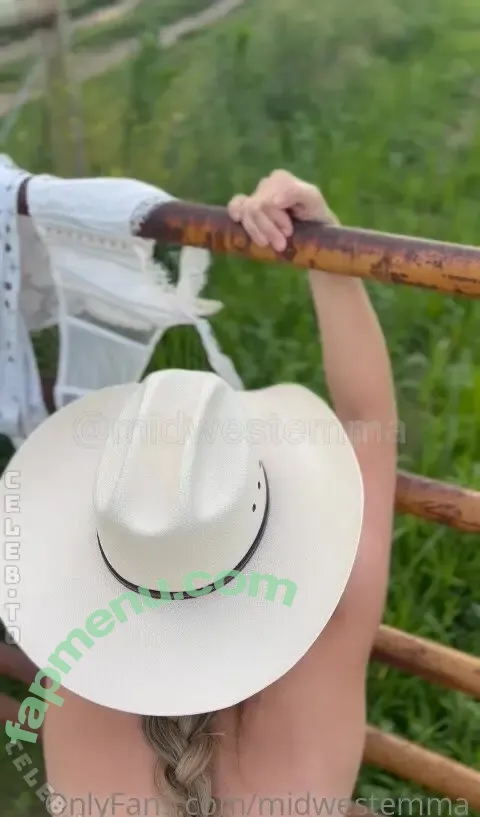 Emma Claire nude photo #0393 (midwest_emma / midwestemma)