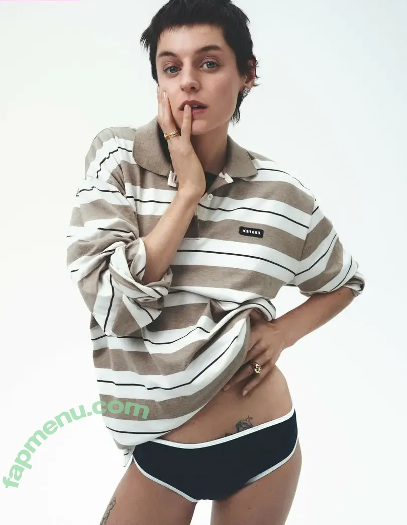 Emma Corrin nude photo #0413 (emmalouisecorrin)