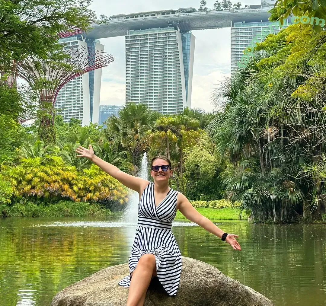 Emma Cruises nude photo #0018 (Emma Le Teace / emmacruises)