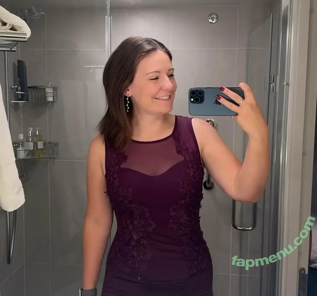 Emma Cruises nude photo #0020 (Emma Le Teace / emmacruises)