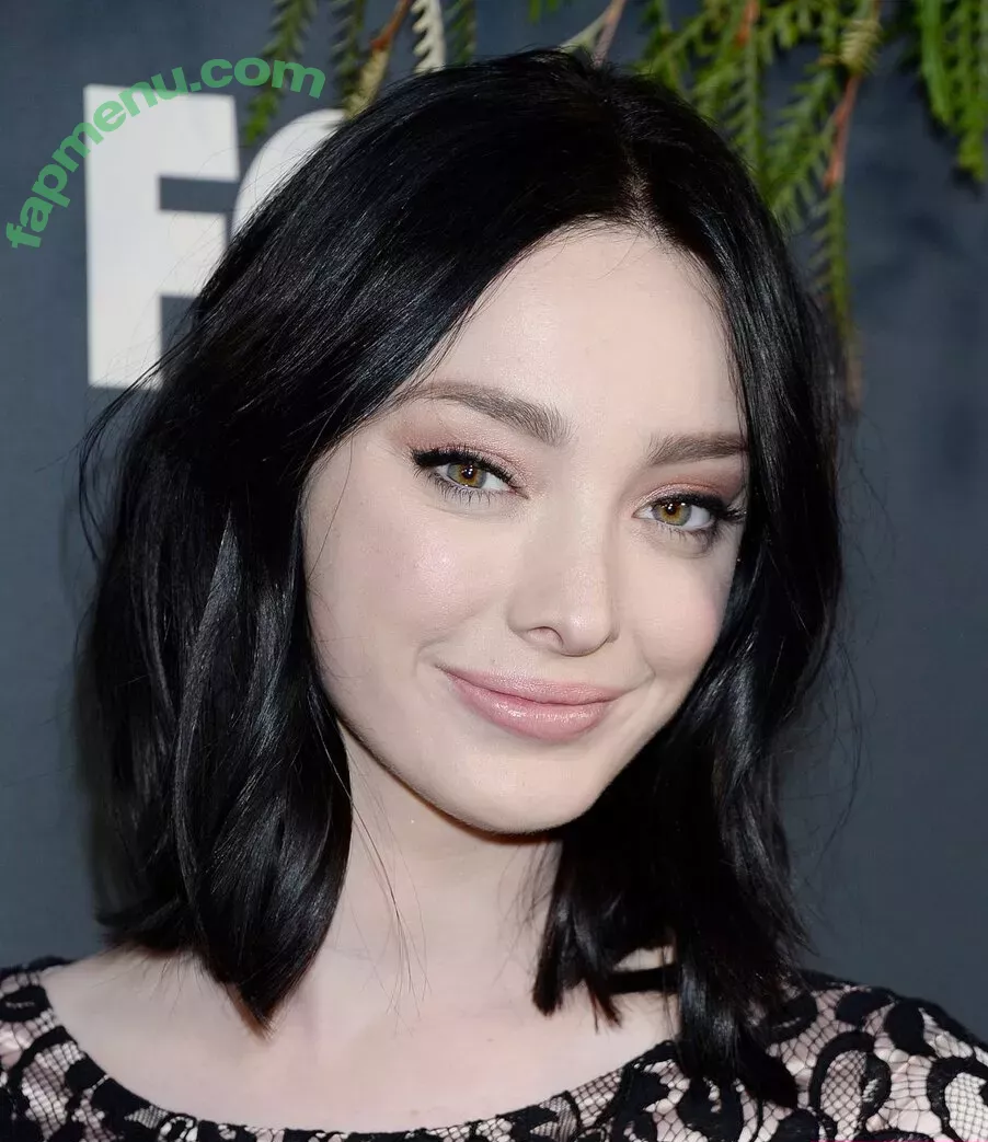 Emma Dumont nude photo #0039 (emmadumont)