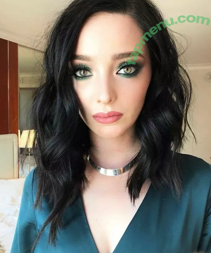 Emma Dumont nude photo #0049 (emmadumont)