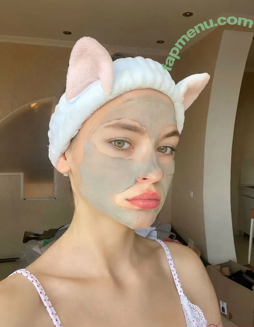 emma_emma nude photo #0002 (emma_emma.a)