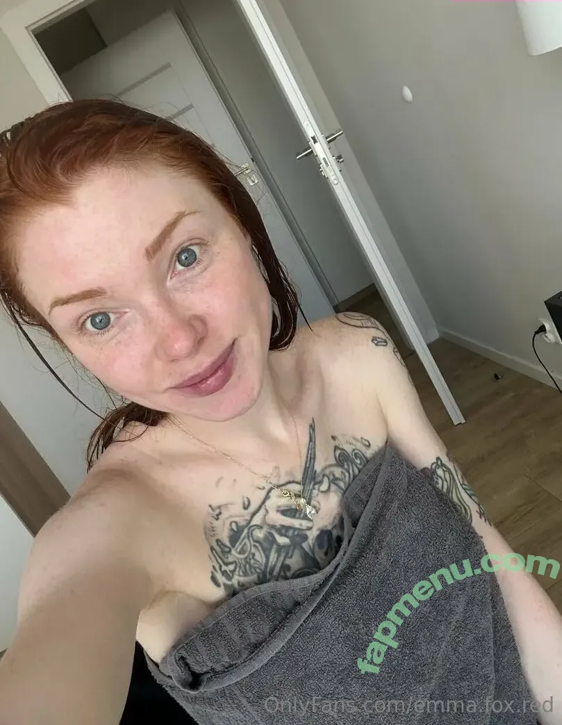 emma.fox.red nude photo #0021 (foxredrolo)