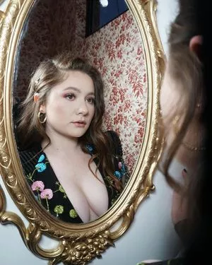 Emma Kenney / EmmaRoseKenney / emmakenney / ems4638 nude photo #0016