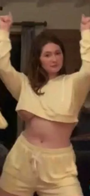 Emma Kenney / EmmaRoseKenney / emmakenney / ems4638 nude photo #0140