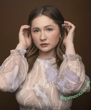 Emma Kenney / EmmaRoseKenney / emmakenney nude photo #0627