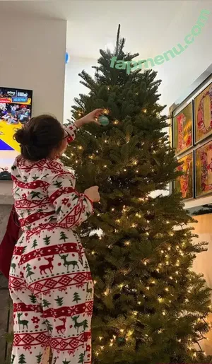 Emma Kenney / EmmaRoseKenney / emmakenney nude photo #0653